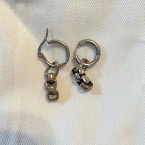 Martine Ali Max Chain Link Mismatched Earrings Unisex